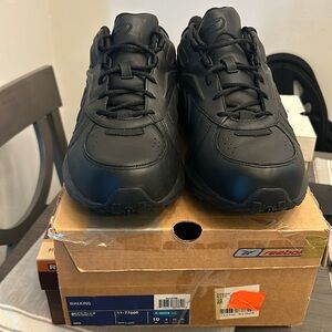 Men’s- Black, Tennis Shoe